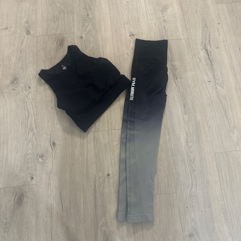 Sports bra and leggings set